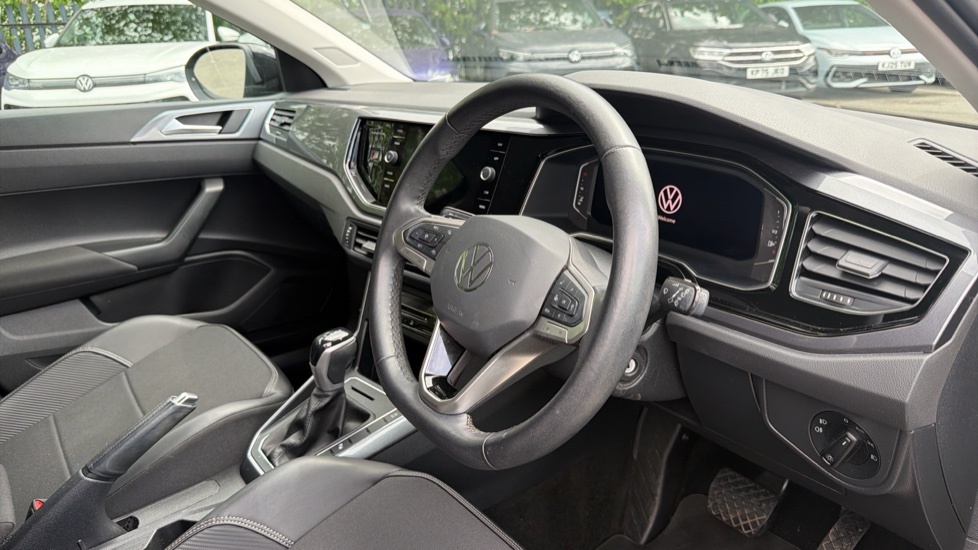 Volkswagen Taigo Style Black #6
