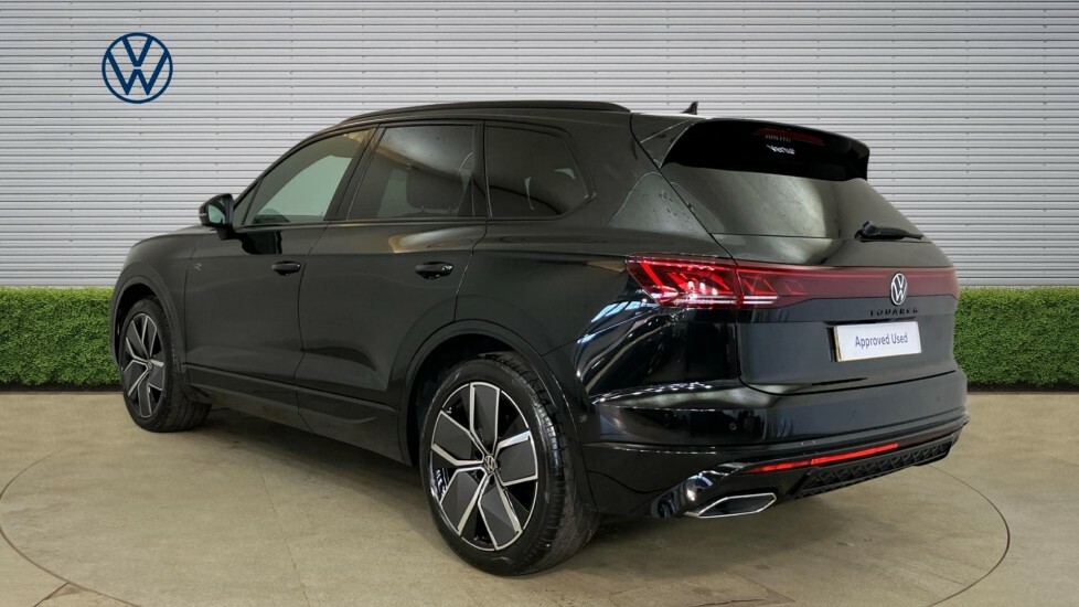 Volkswagen Touareg Black Edition Black #3