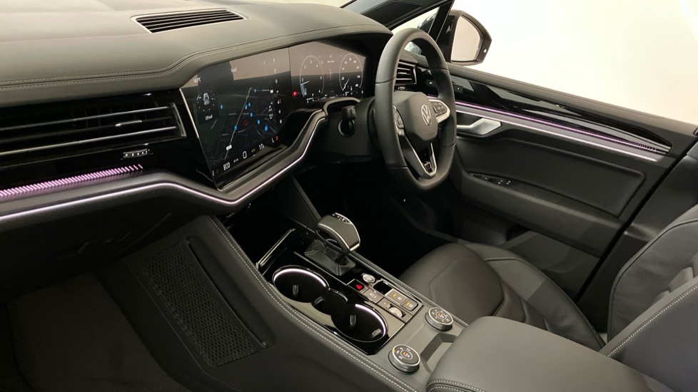 Volkswagen Touareg Black Edition Black #2