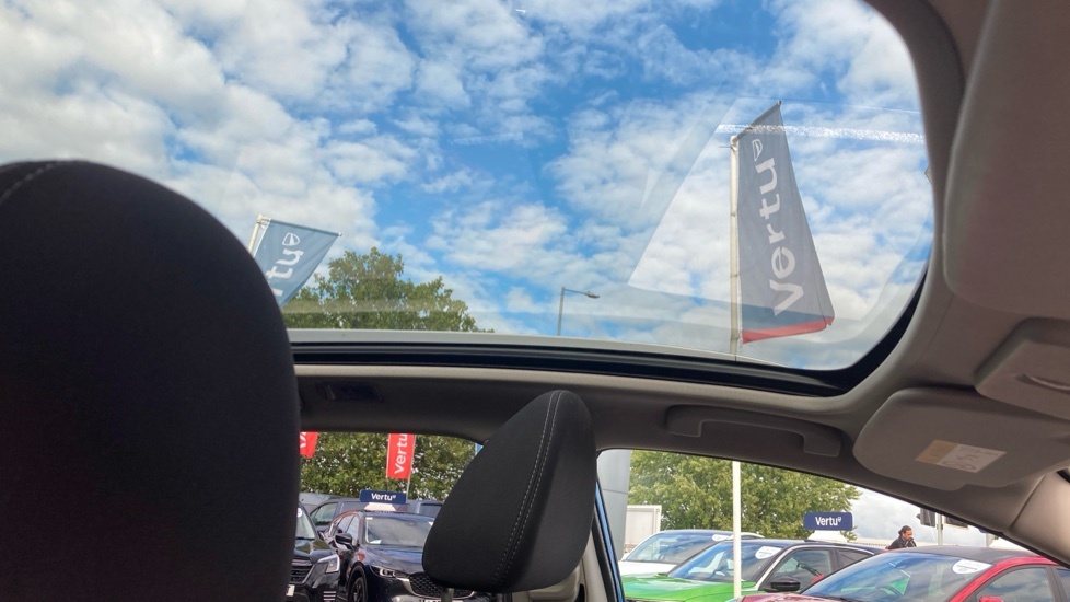 Nissan Qashqai Hatchback #23