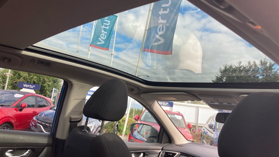 Nissan Qashqai Hatchback #35