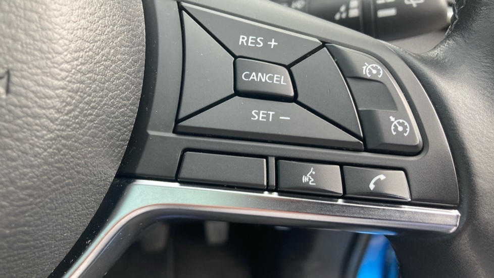 Nissan Qashqai Hatchback #25