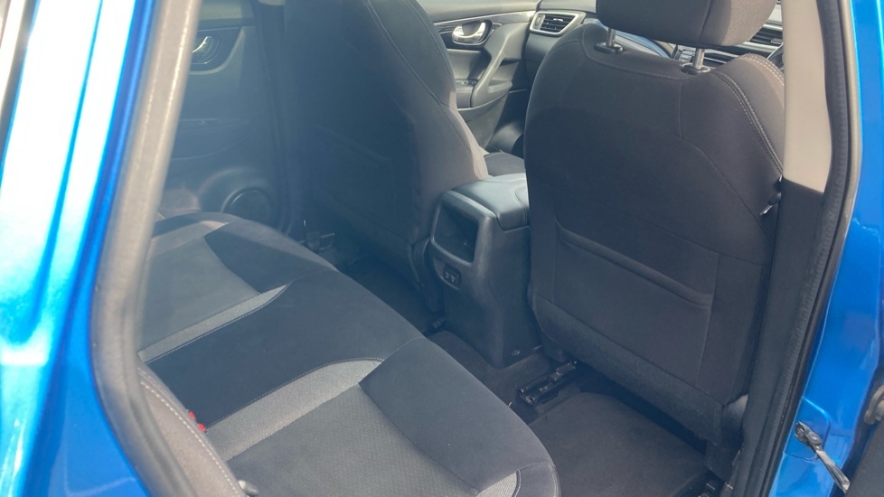 Nissan Qashqai Hatchback #34