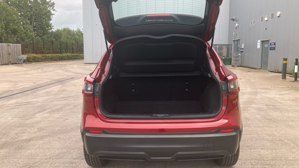 Nissan Qashqai Acenta Premium Red #4