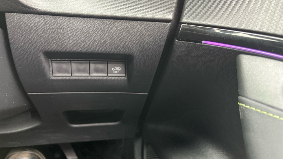 Peugeot 2008 2008 Gt Puretech Ss Grey #25