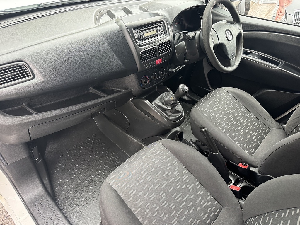 Vauxhall Combo 1.3 Cdti 2000 16V Panel Van Fwd White #2