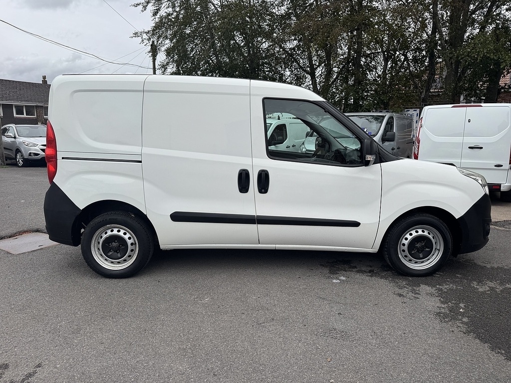Vauxhall Combo 1.3 Cdti 1700 Ecoflex 16V White #8