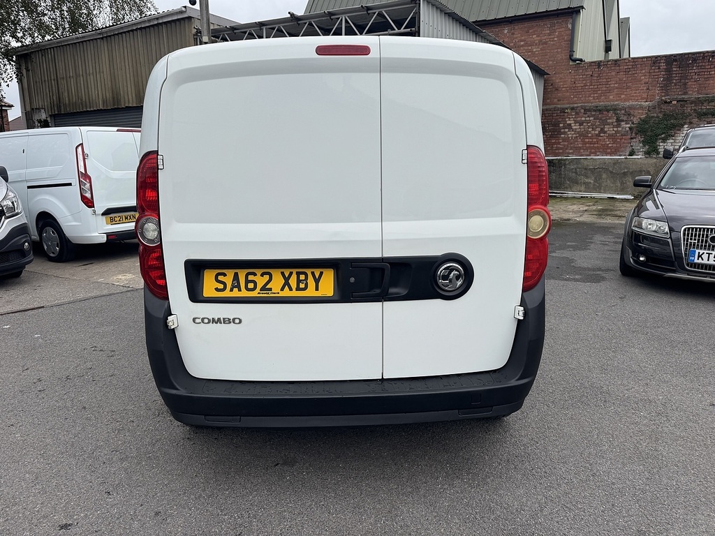 Vauxhall Combo 1.3 Cdti 1700 Ecoflex 16V White #11