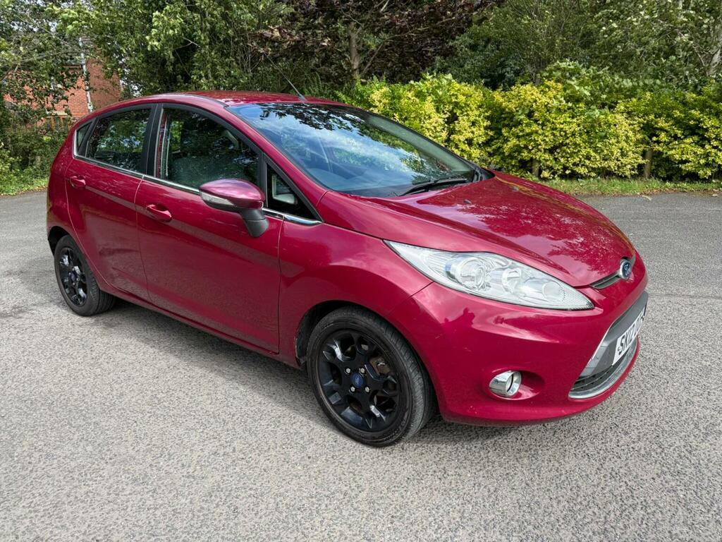 Ford Fiesta Edge Silver #1