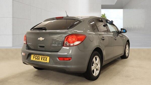 Chevrolet Cruze 1.6 Ls Silver #4