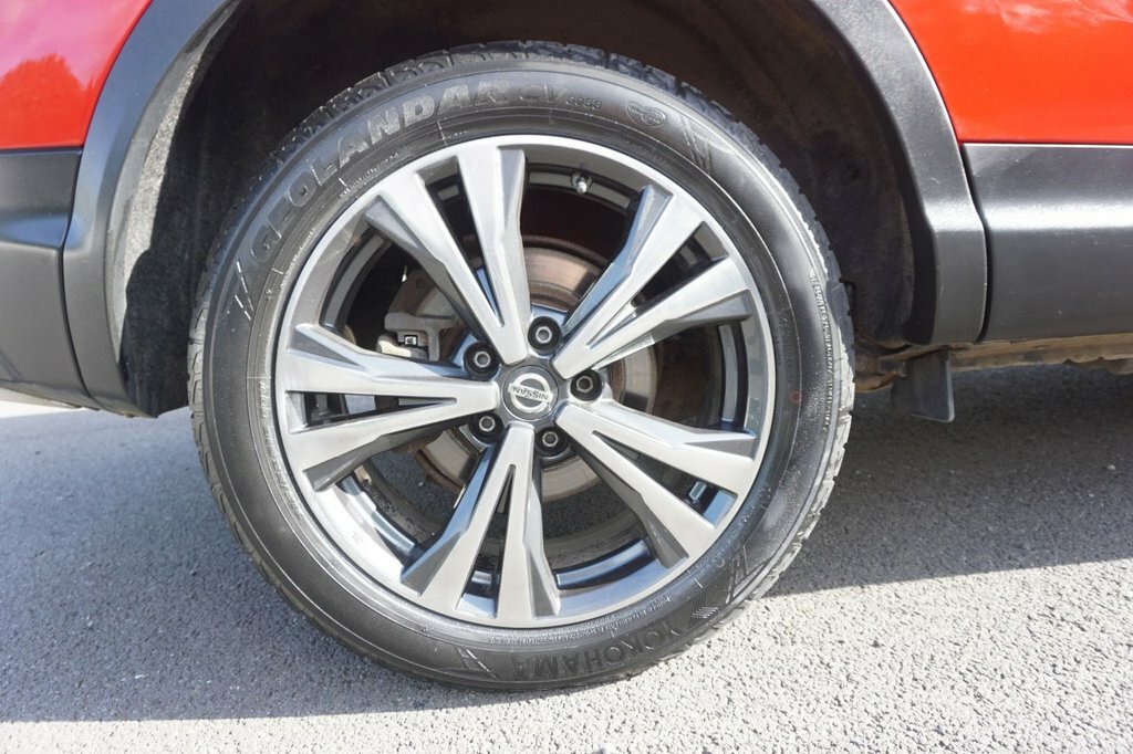 Nissan Qashqai 1.2L N-connecta Red #6
