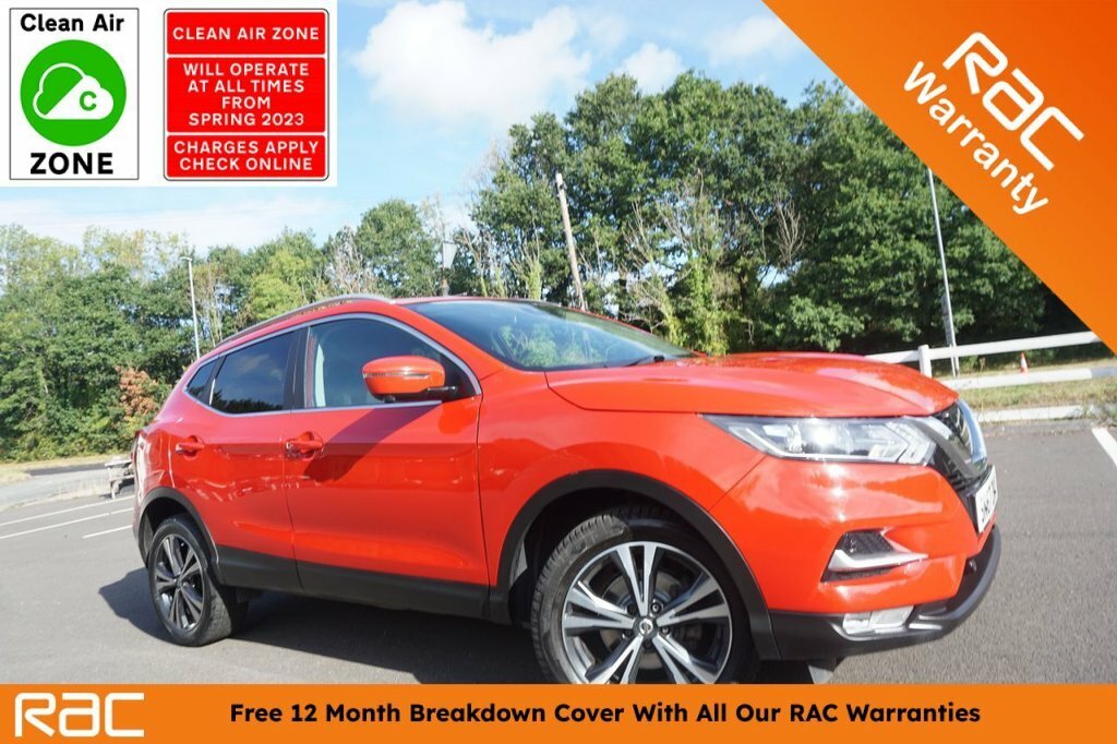 Nissan Qashqai 1.2L N-connecta Red
