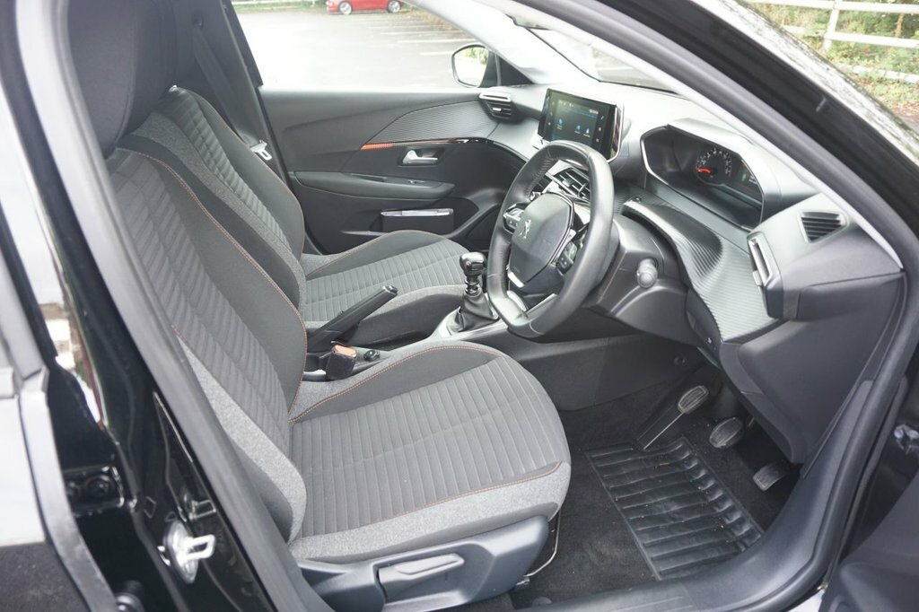 Peugeot 208 1.5L Active Premium Black #4