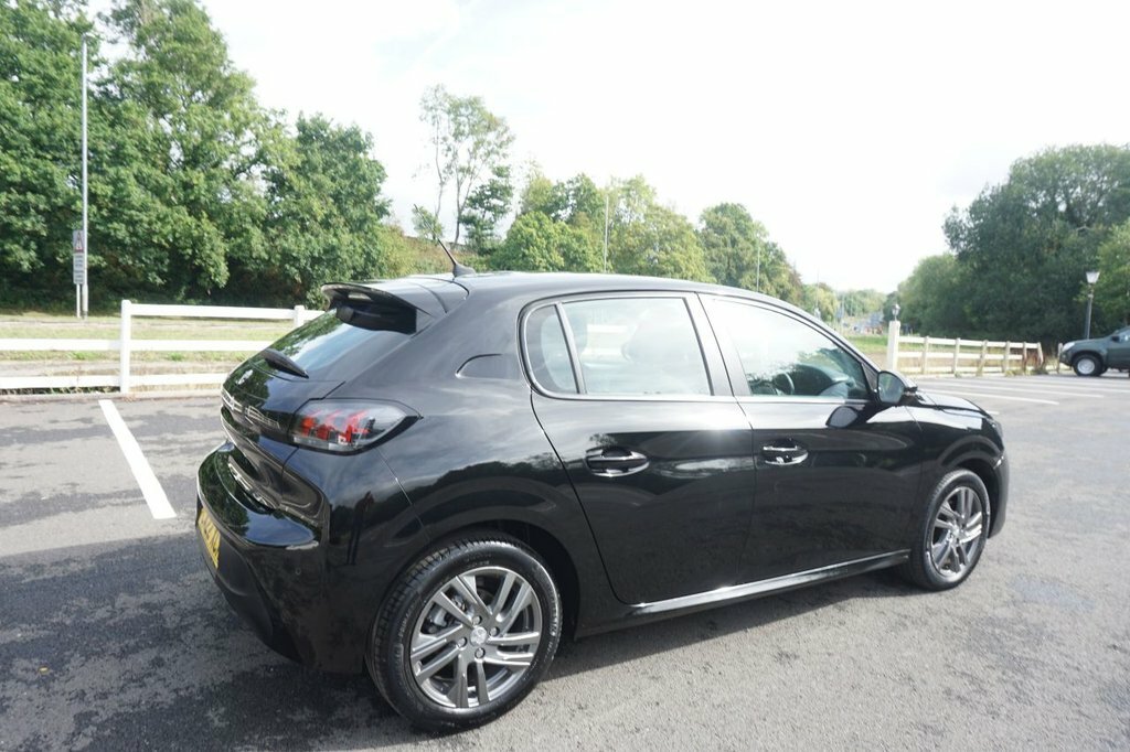 Peugeot 208 1.5L Active Premium Black #2