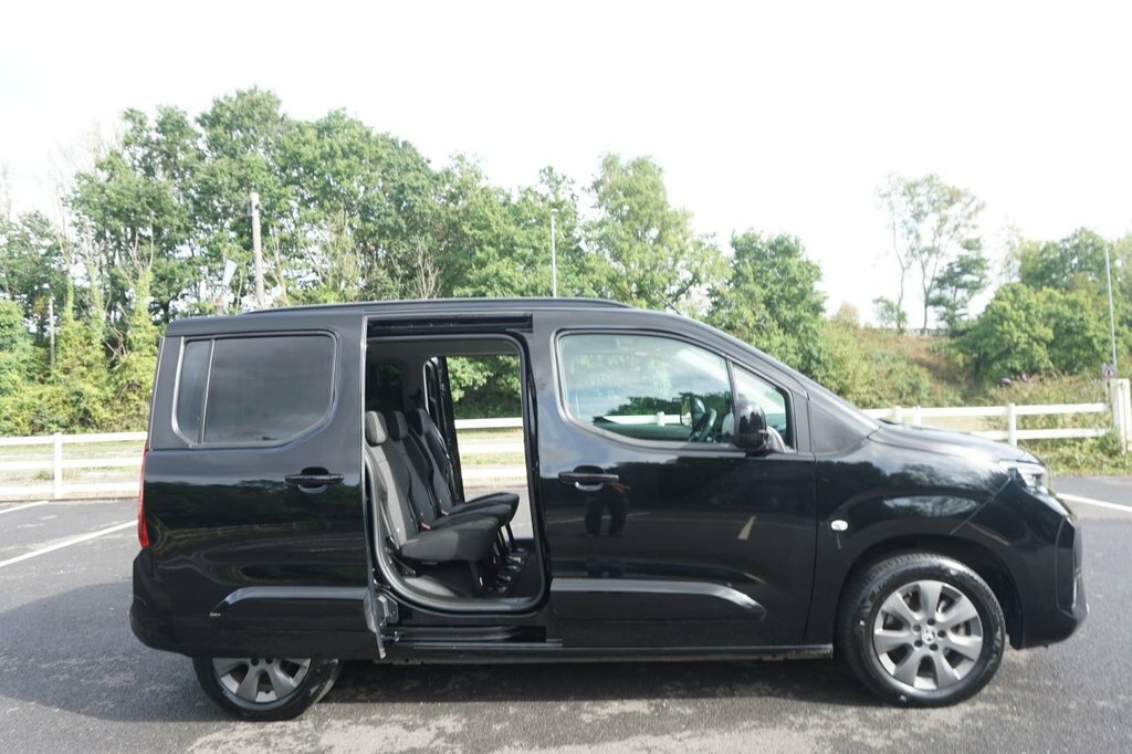 Vauxhall Combo-e Life 52Kwh Ultimate  #3