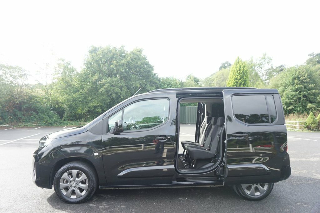 Vauxhall Combo-e Life 52Kwh Ultimate  #12
