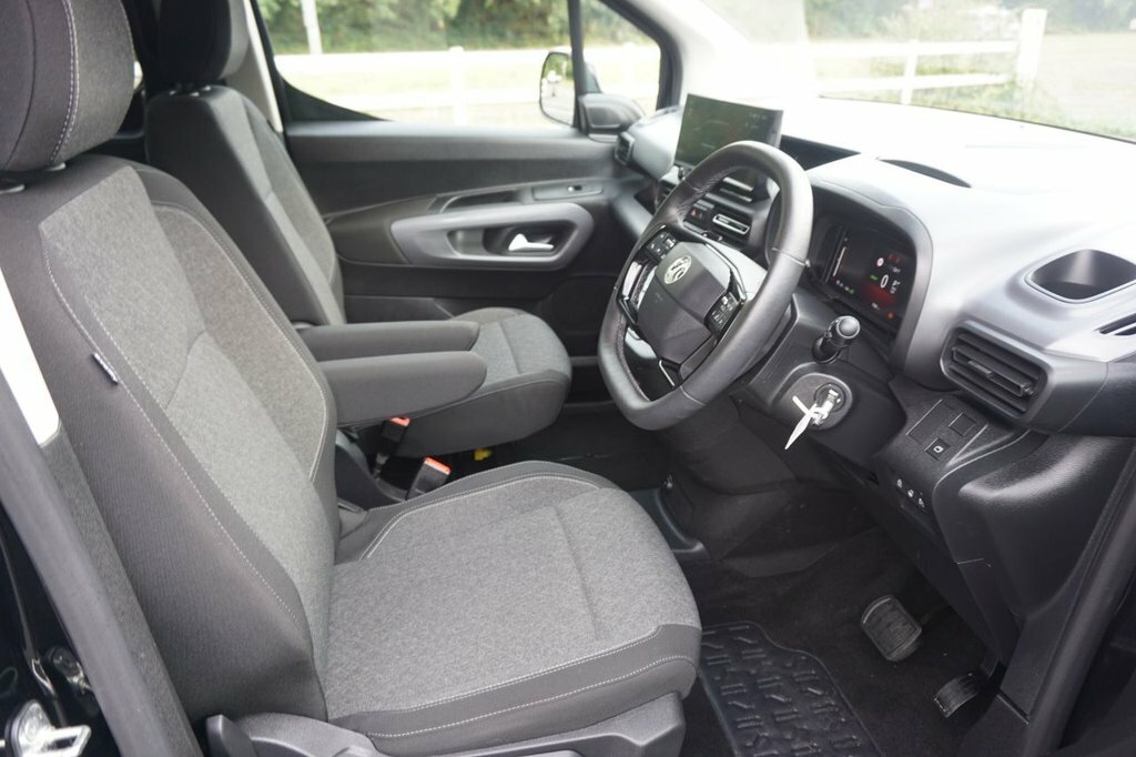 Vauxhall Combo-e Life 52Kwh Ultimate  #5