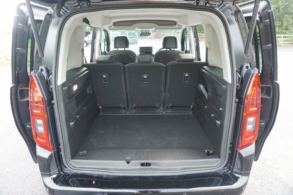 Vauxhall Combo-e Life 52Kwh Ultimate  #10
