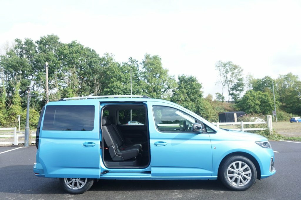 Ford Grand Tourneo Connect 1.5L Titanium Blue #3
