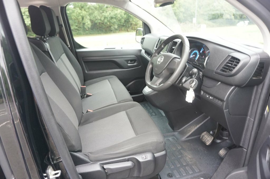 Vauxhall Vivaro Mpv Black #5