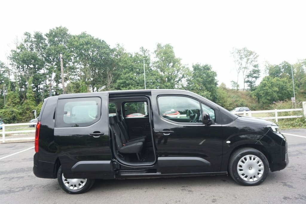 Vauxhall Combo-e Life Mpv Black #3