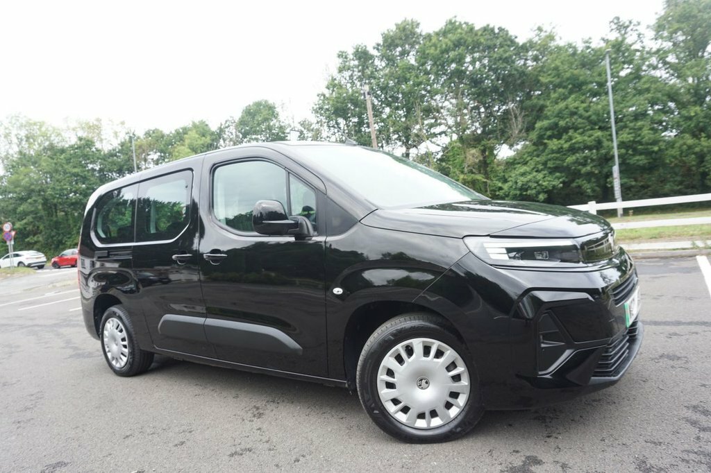Vauxhall Combo-e Life Mpv Black #2