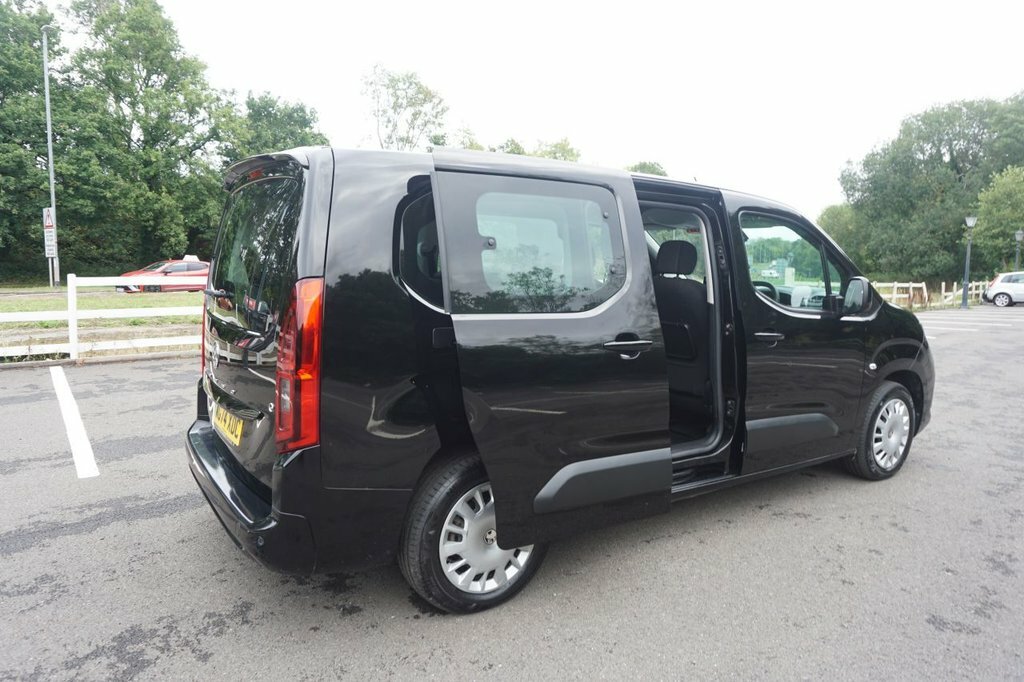 Vauxhall Combo-e Life Mpv Black #4