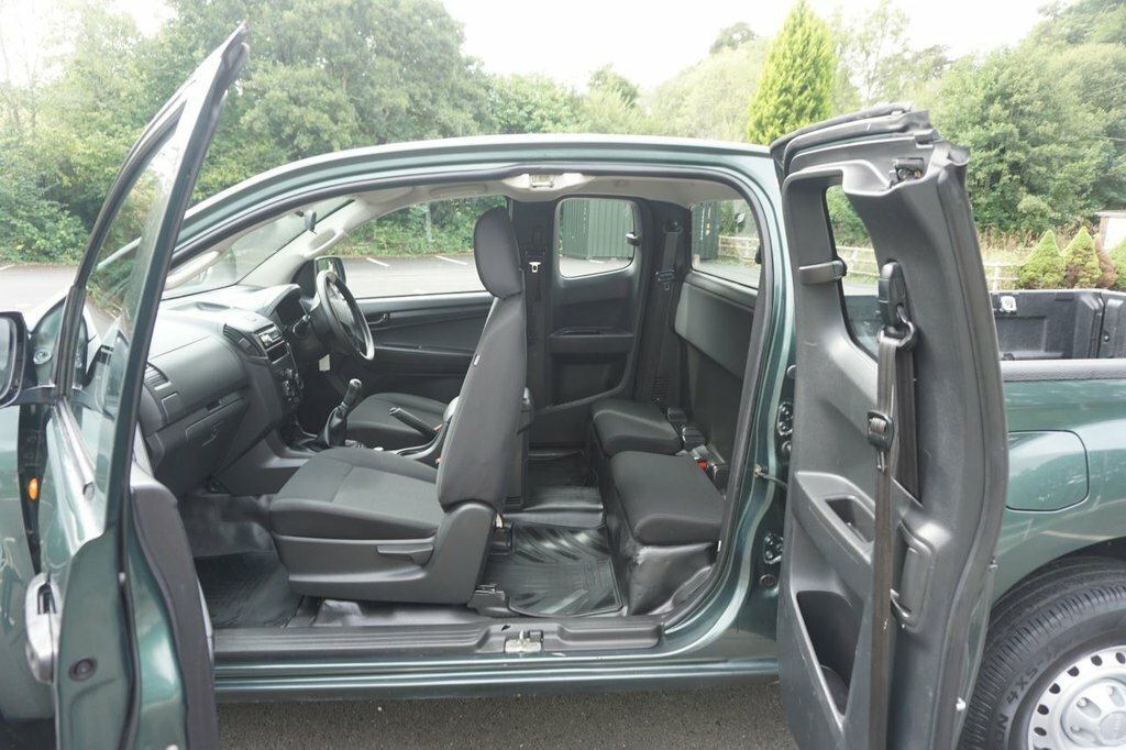 Isuzu D-Max Pickup Green #4