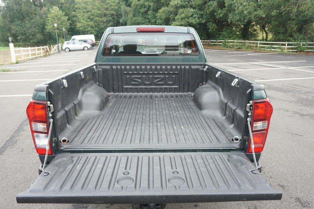 Isuzu D-Max Pickup Green #5
