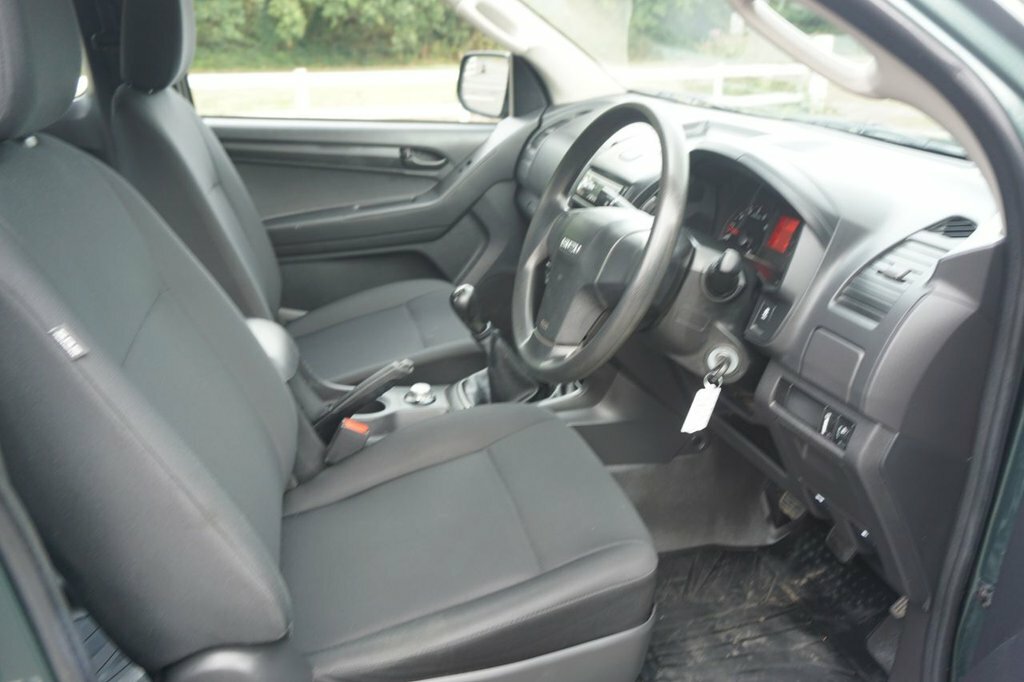 Isuzu D-Max Pickup Green #3