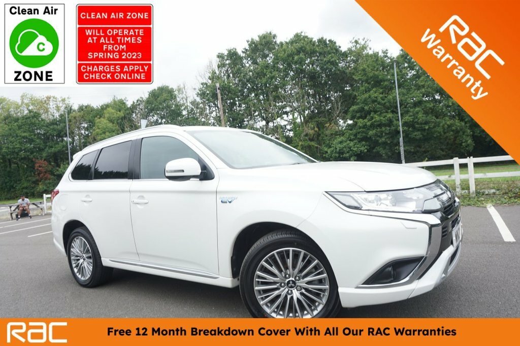 Mitsubishi Outlander 2.4L Dynamic White