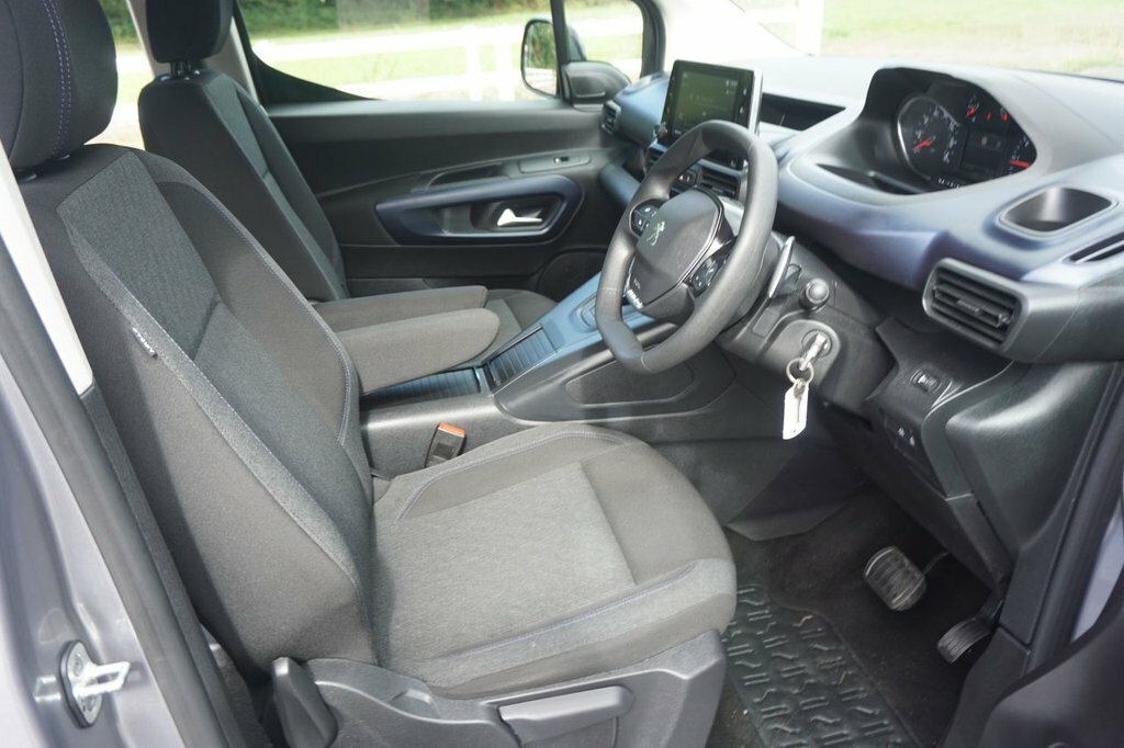 Peugeot Rifter 1.5L Allure Grey #5