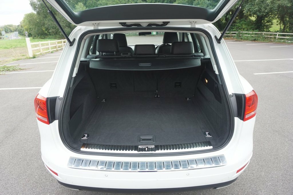 Volkswagen Touareg 3L Se White #6