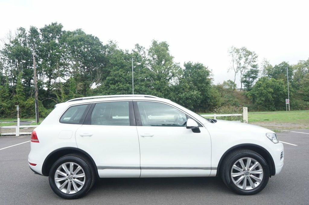 Volkswagen Touareg 3L Se White #2
