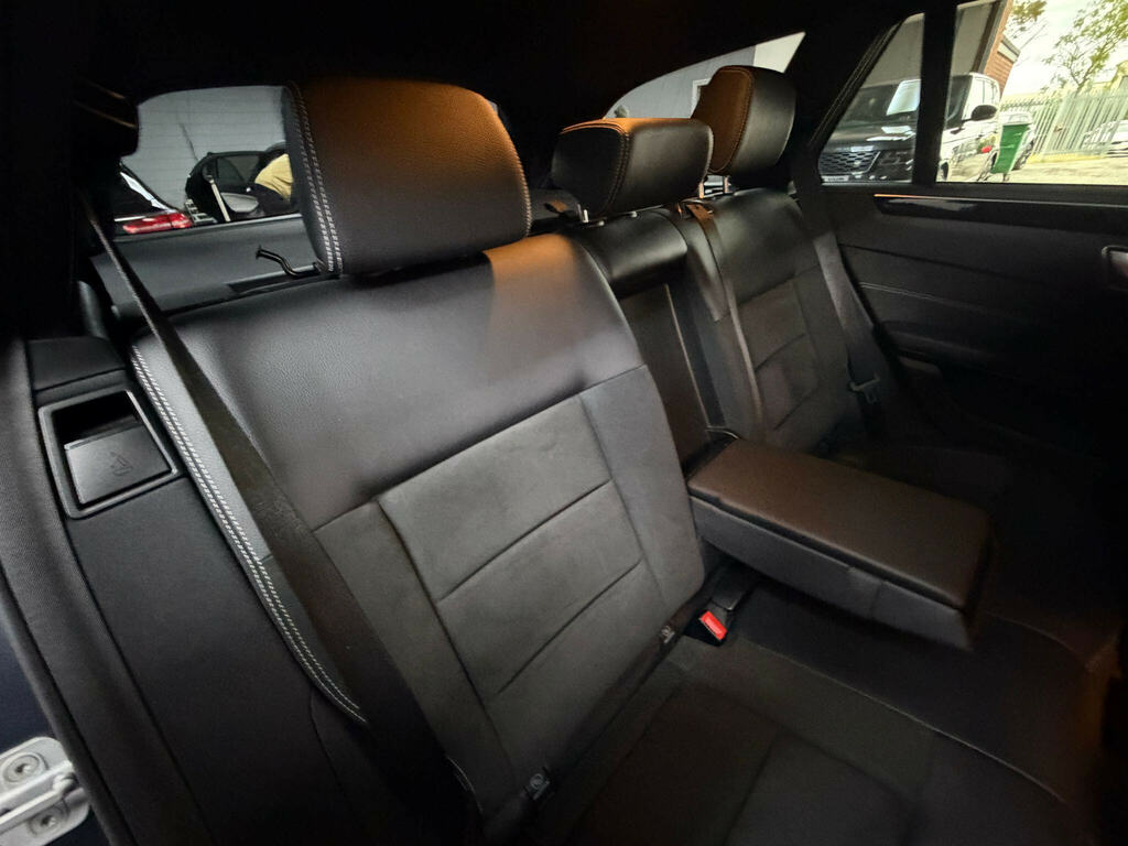 Mercedes-Benz E Class E220 Amg Night Edition Bluetec Black #32