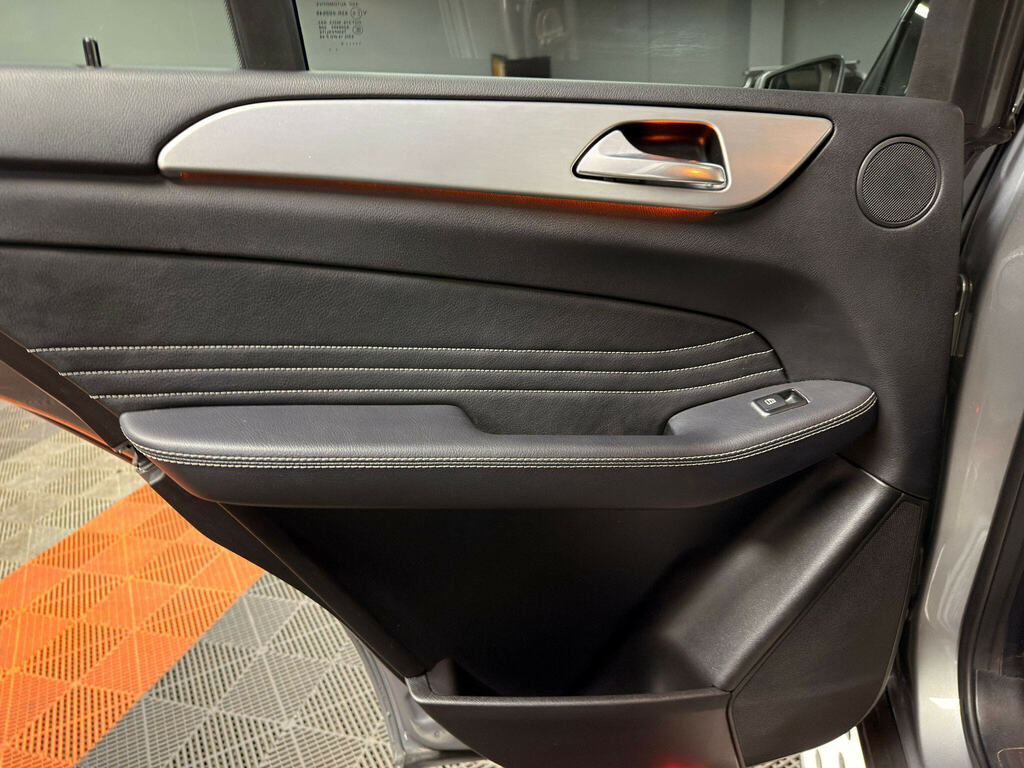Mercedes-Benz M Class Black #43