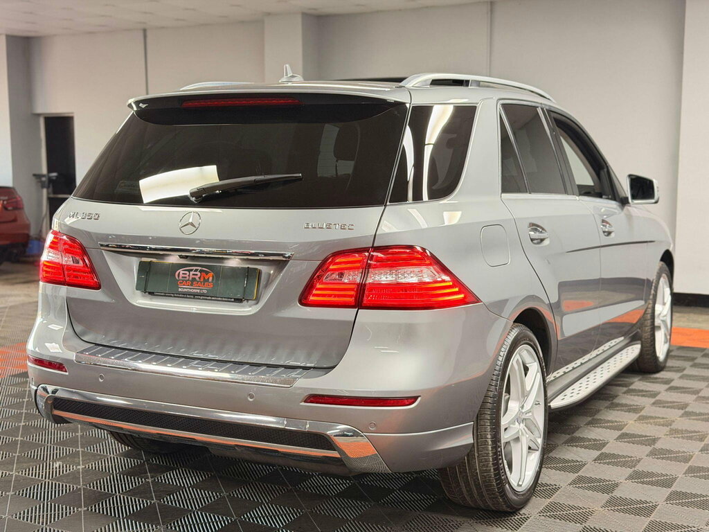Mercedes-Benz M Class Black #13