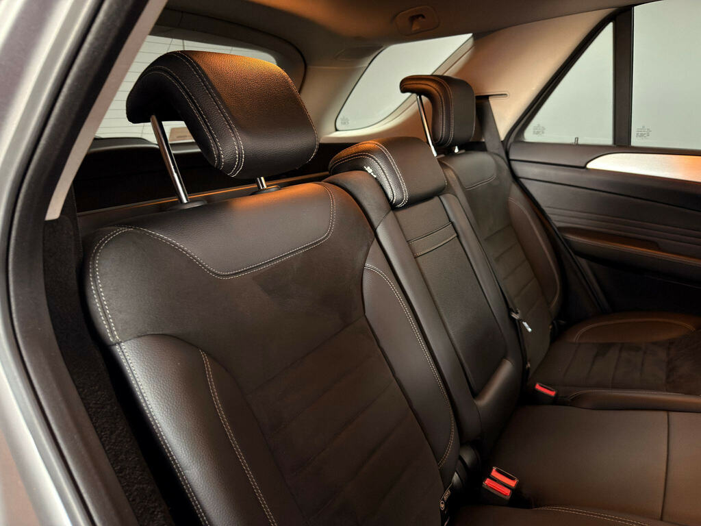 Mercedes-Benz M Class Black #28