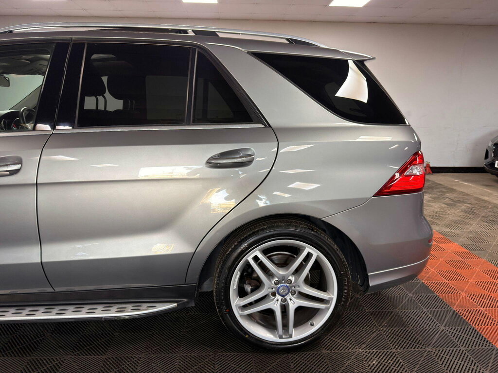 Mercedes-Benz M Class Black #47