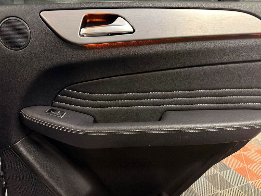 Mercedes-Benz M Class Black #84