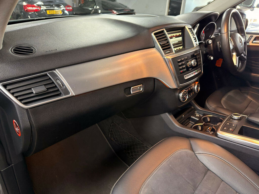 Mercedes-Benz M Class Black #17