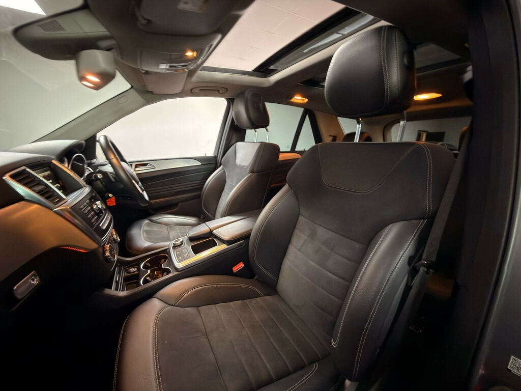 Mercedes-Benz M Class Black #68