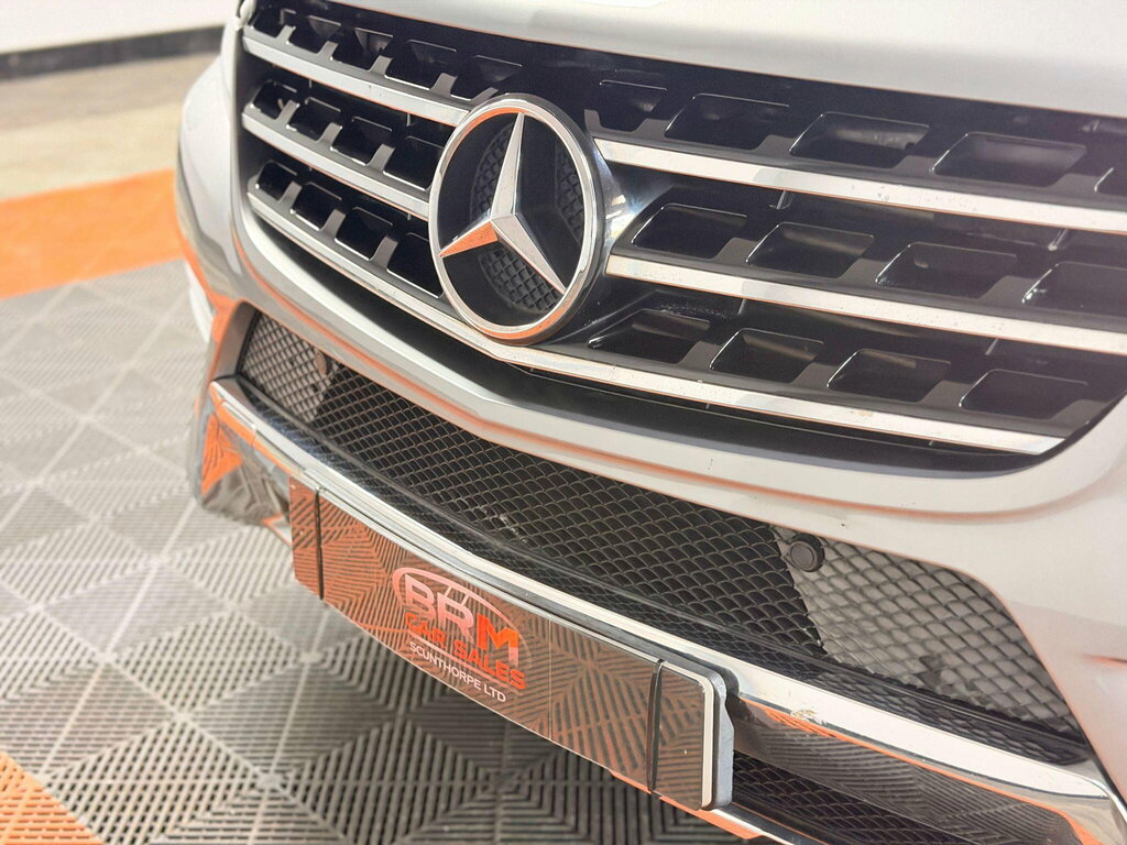 Mercedes-Benz M Class Black #75