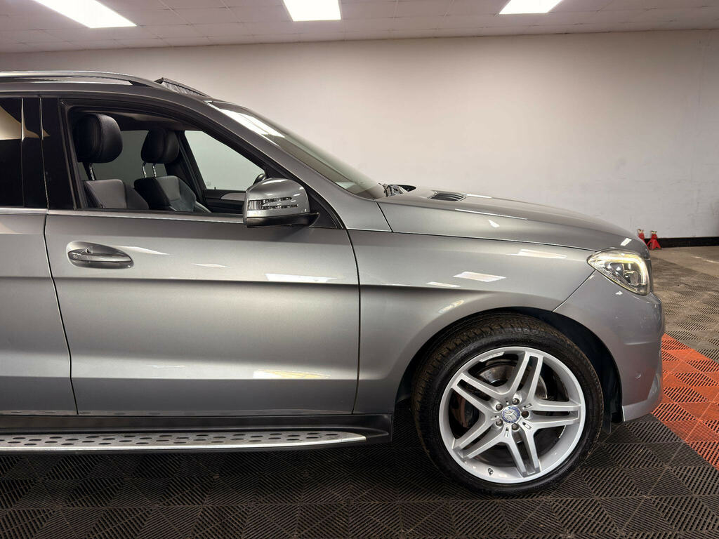 Mercedes-Benz M Class Black #11