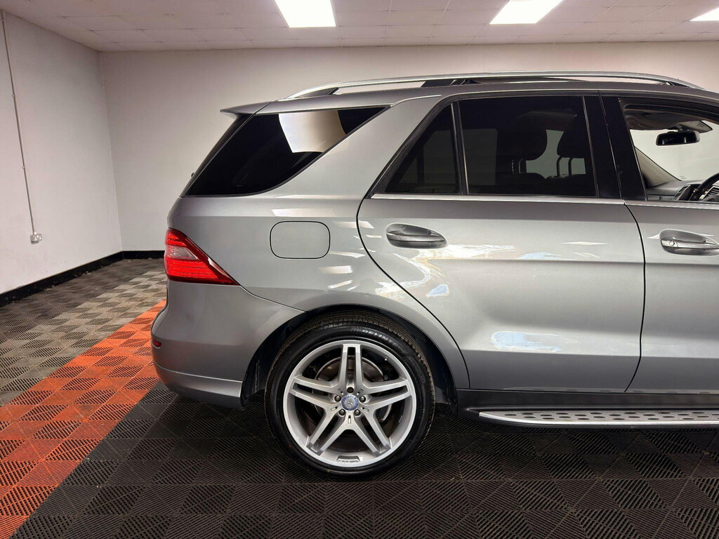 Mercedes-Benz M Class Black #87