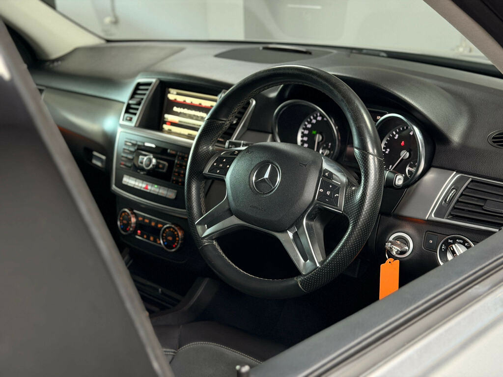 Mercedes-Benz M Class Black #64