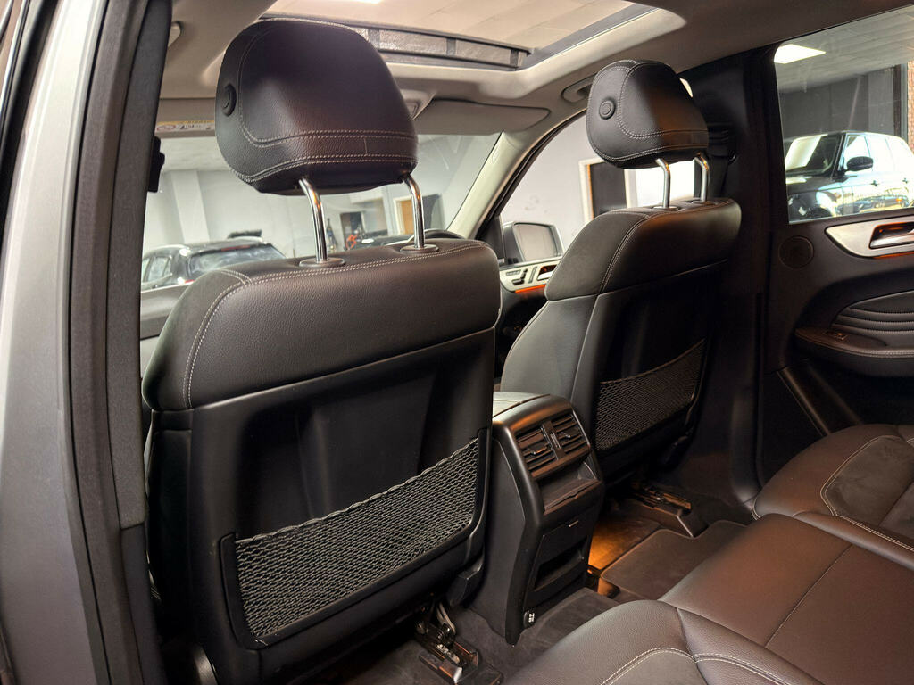Mercedes-Benz M Class Black #30
