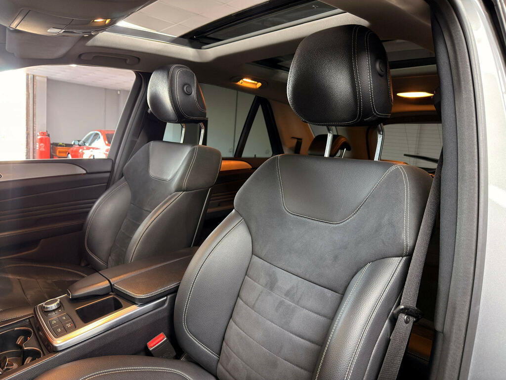 Mercedes-Benz M Class Black #69