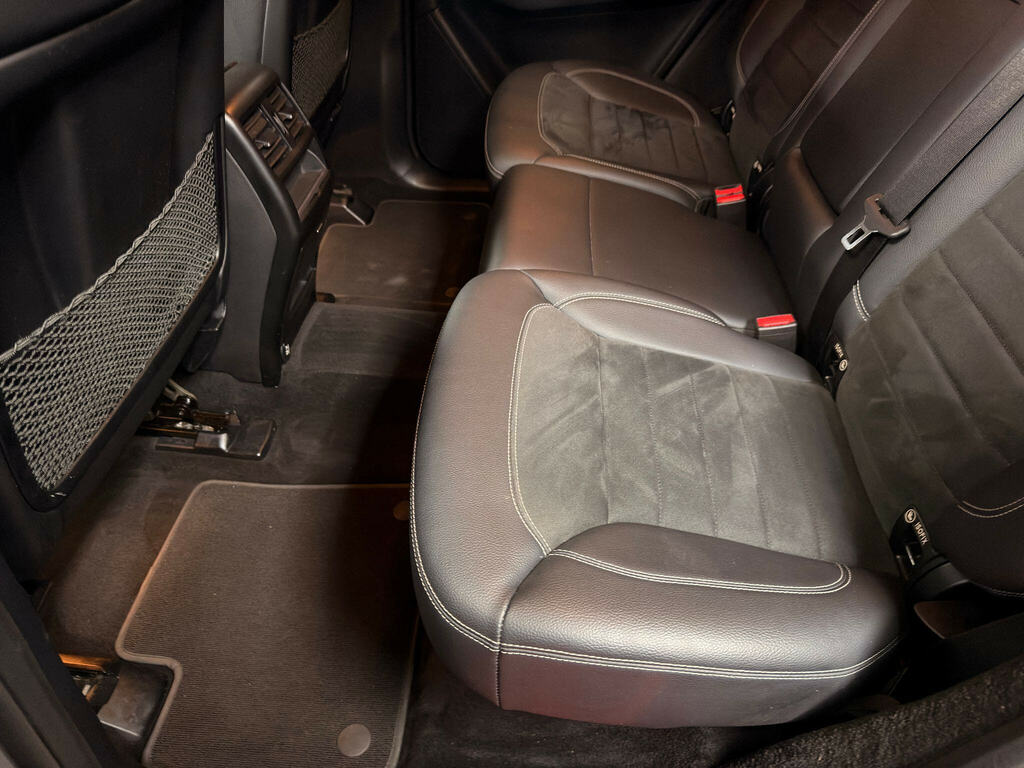 Mercedes-Benz M Class Black #31