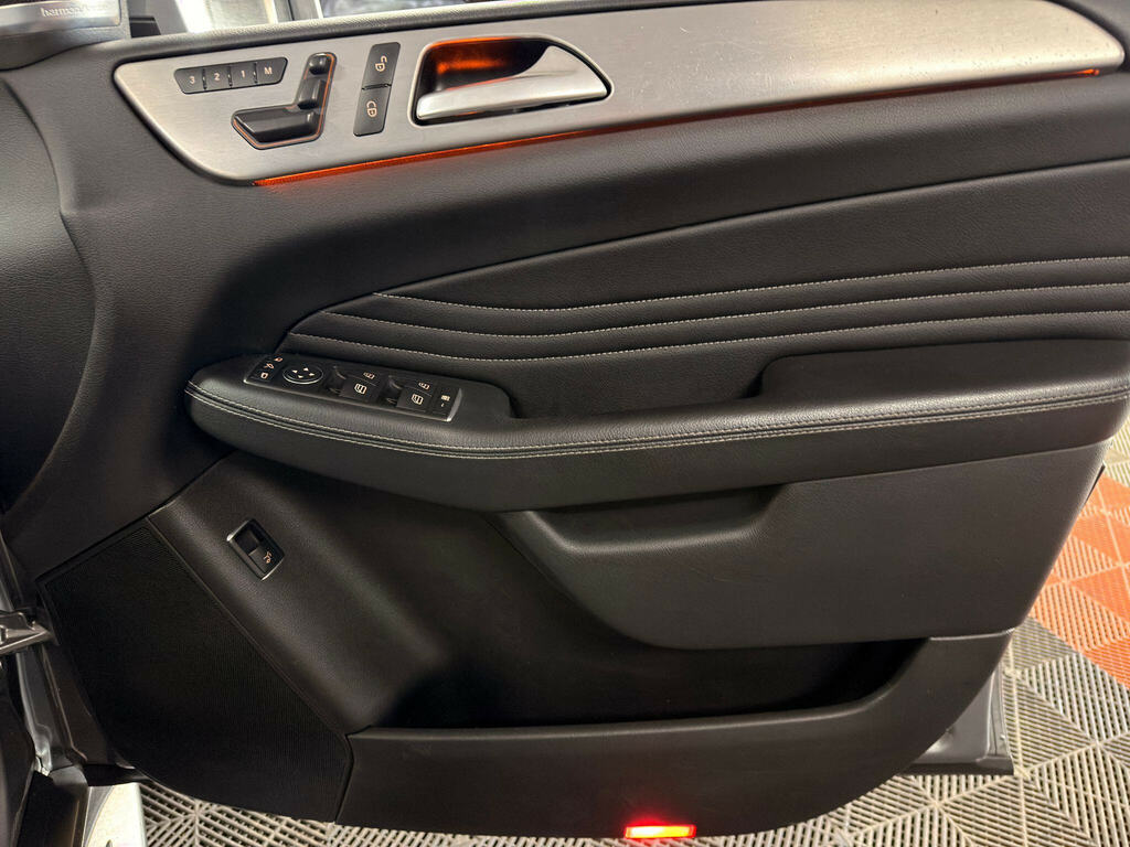 Mercedes-Benz M Class Black #42